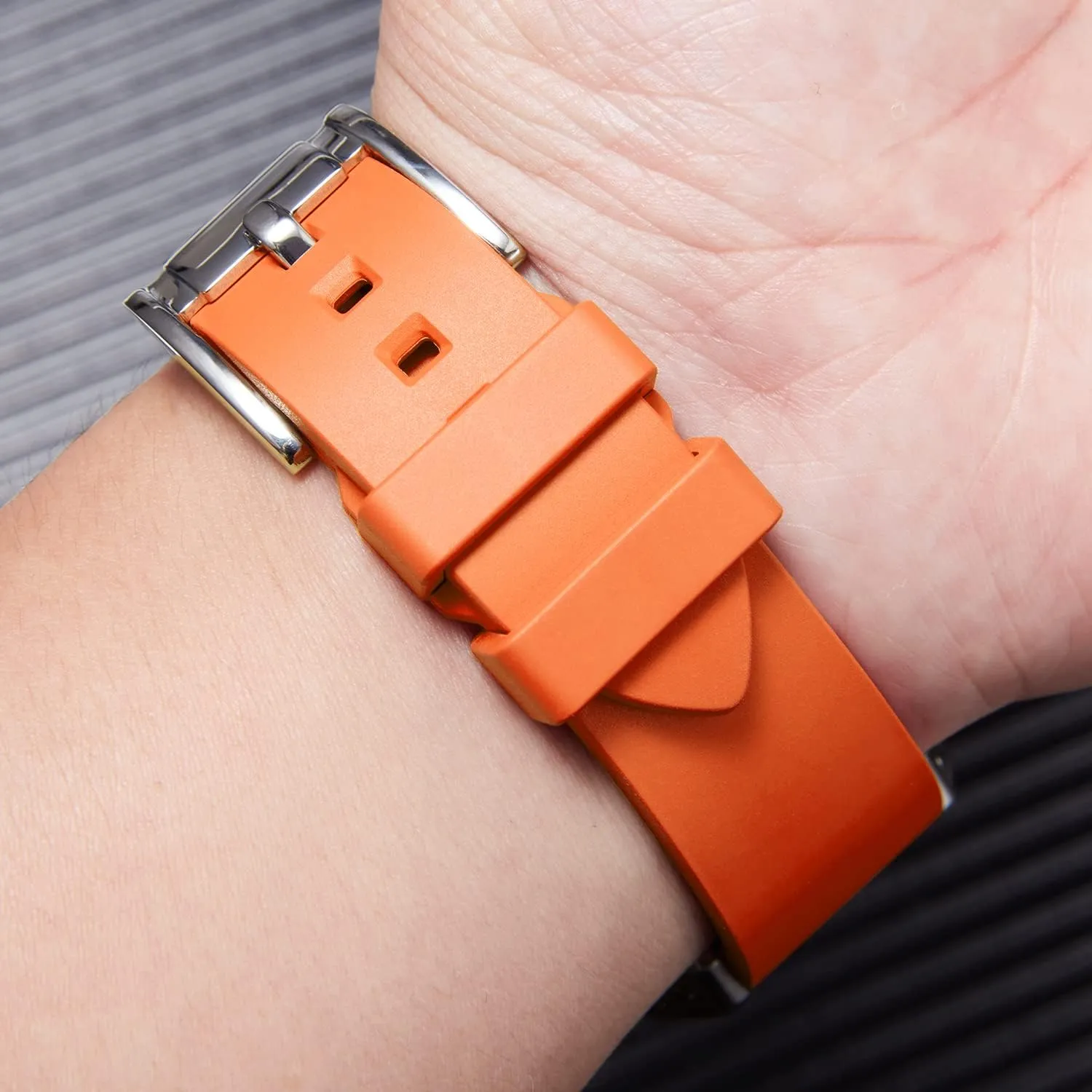 19mm 20mm 21mm 22mm 24mm Rubber Smartwatch Replacement urn priority Band Sport Watchbands for Men Women Black/Brown/Blue/Red/Green/Orange BINLUN Silicone Watch Bands Quick Release Fluororubber Watch Straps 
