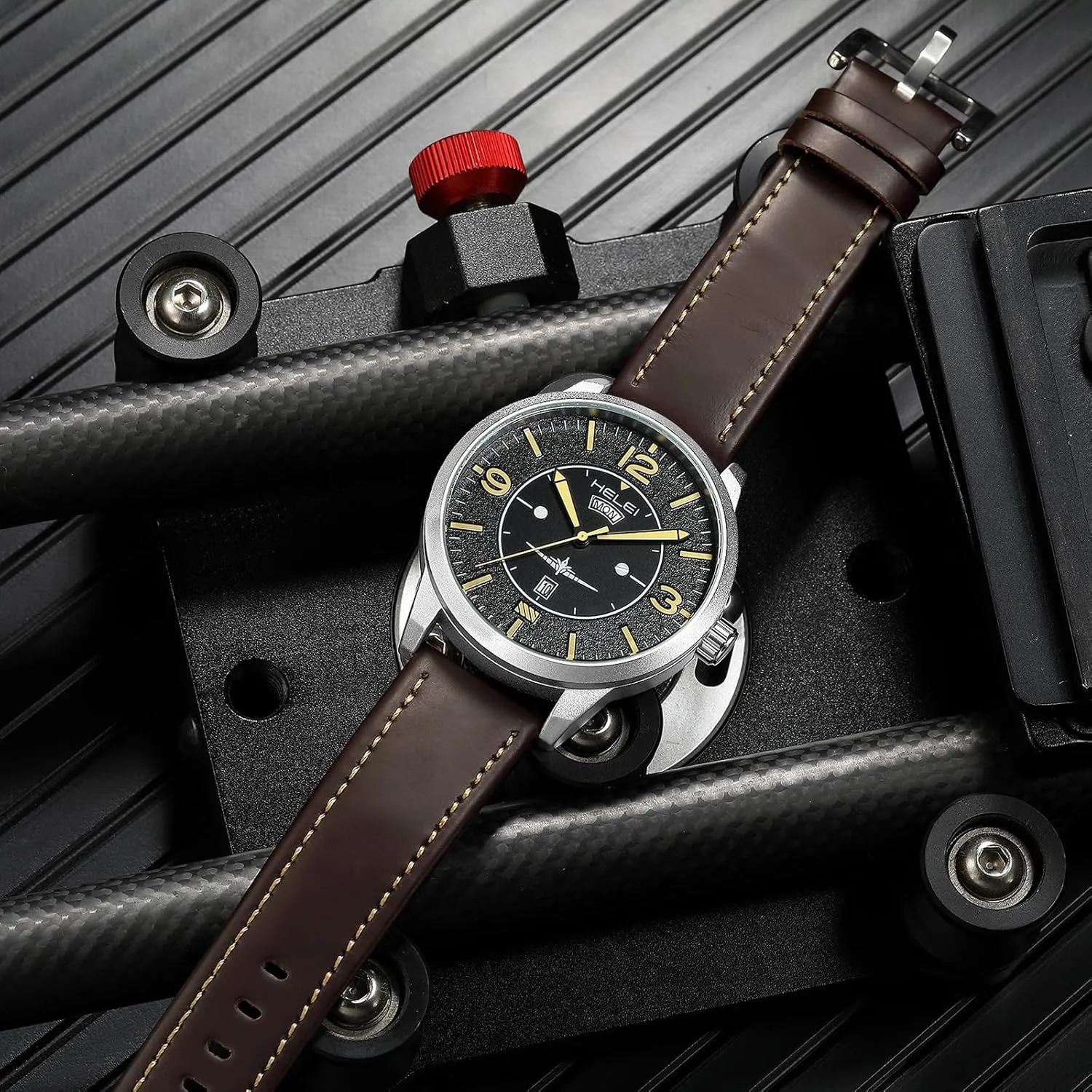 Mens Simple Arabic Numerals Sport Analog Military Watches Leather Band Waterproof Quartz Classic Wristwatch Easy to Read Auto stagecraft herd Date CARLIEN 