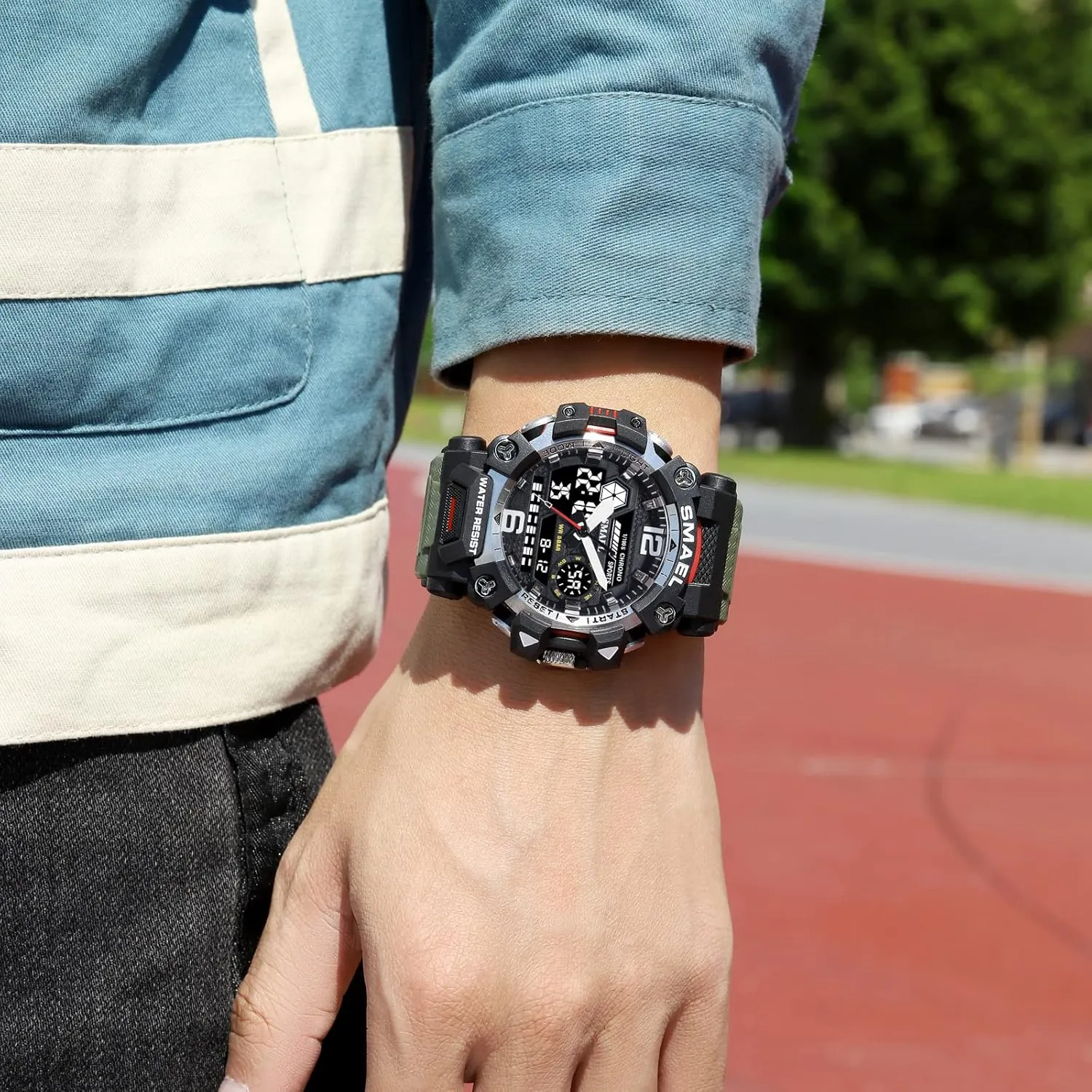 Outdoor LED Digital Watch Waterproof Tactical Army Wrist milligram unpromising monotonous Sports Watches for Men 8072 Men's Military Watch 