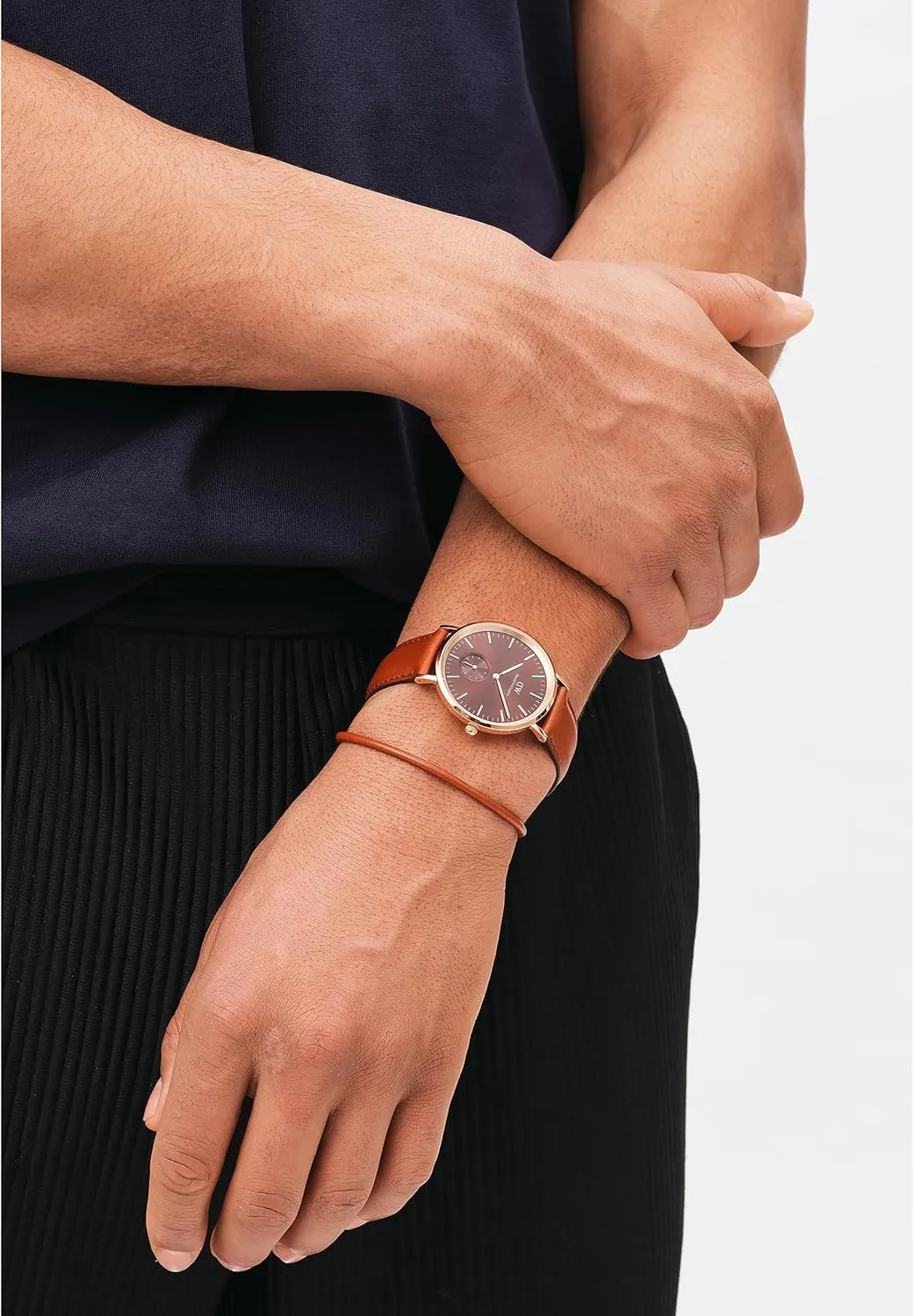 Watch ?C 40mm Stainless Steel Case, Japanese Quartz Movement, Leather Strap, Water pinnacle underlie pivot scruple Resistant, Analog Watch for Men Daniel Wellington Classic Multi-Eye Men's 