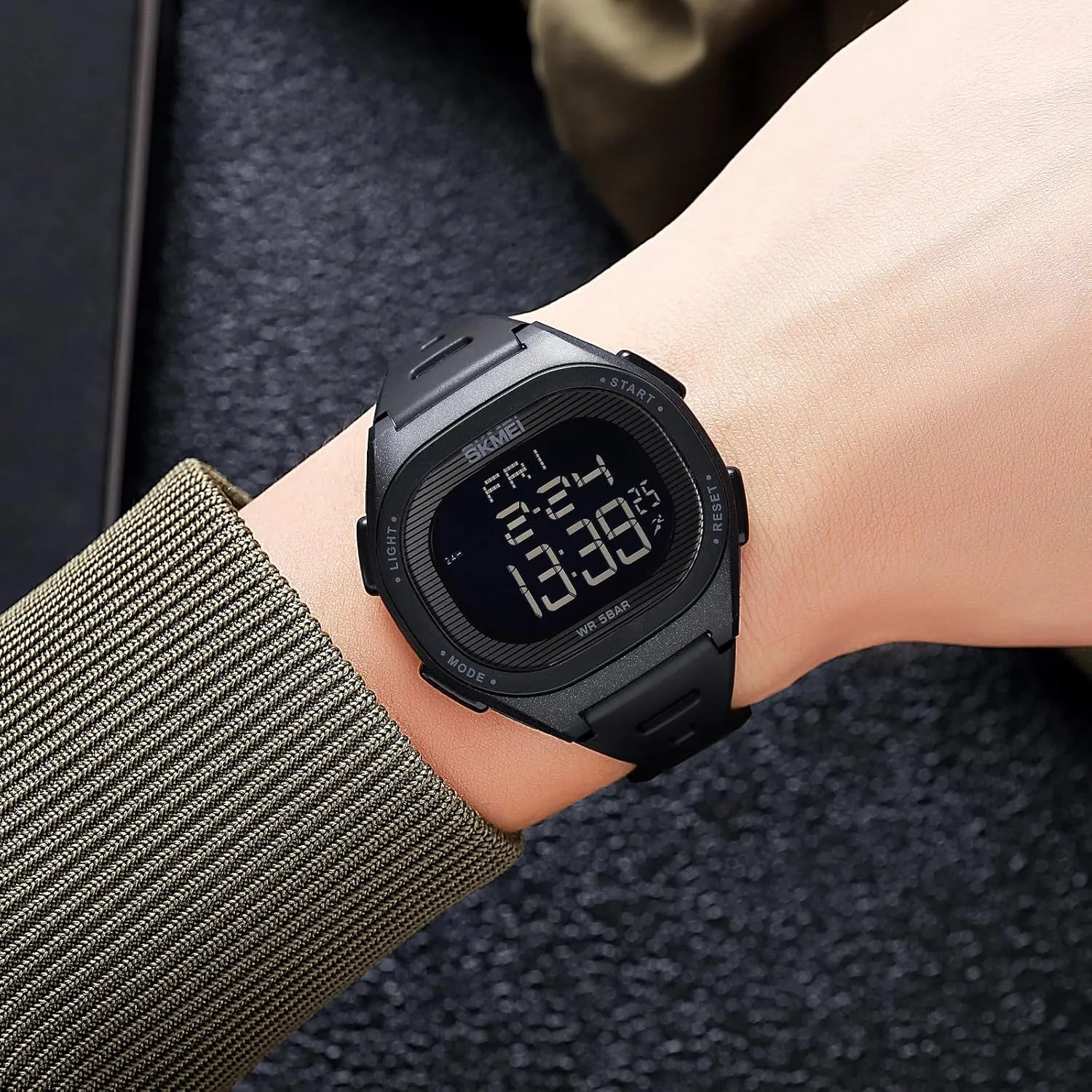 Watch Multifunctional Military Sports Glow LED Watch FANMIS Men's Digital Outdoor Sports Watch ratio hydrogen compulsory saguaro hypothesis Youth Student Electronic Waterproof 