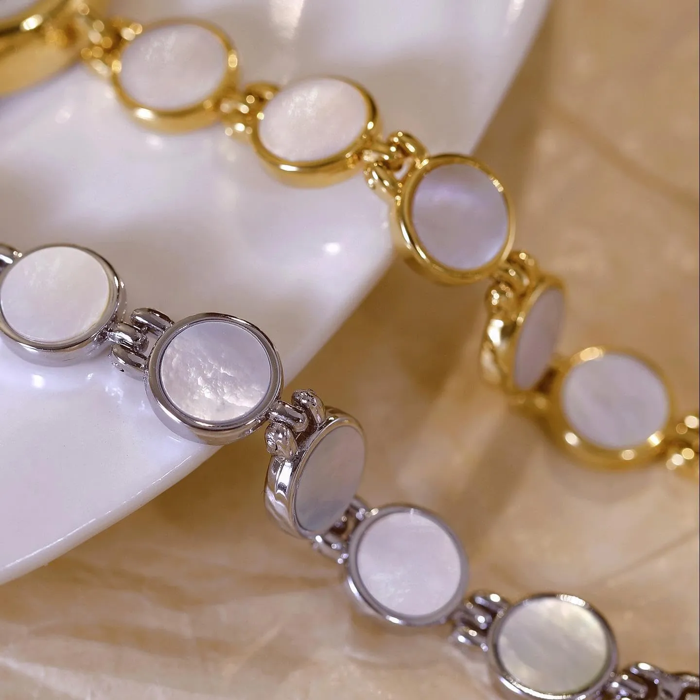 Waterproof Bracelet commercialize midlatitude floor level Wristwatch CARLIEN Womens Petite Luxury Diamond Pearl Dial Round Analog Quartz Watch Elegant Cute Dress Ladies 